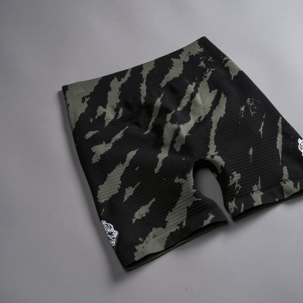 Wolves Forever Everson Seamless "Valencourt" Shorts in Pine Green/Black Native Camo — imagem 8