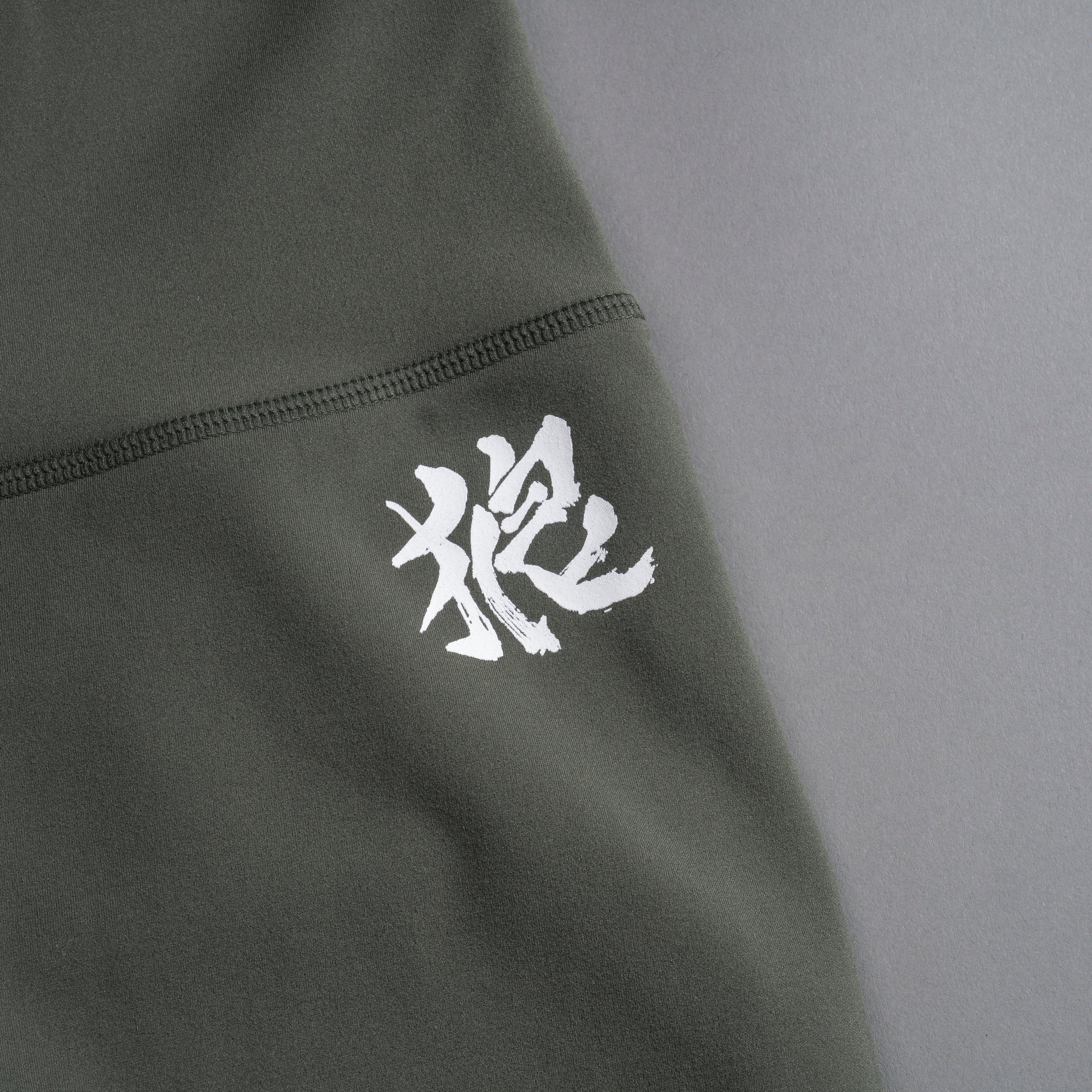 Wolf Kanji "Energy" Pump Shorts in Pine Green — imagem 10