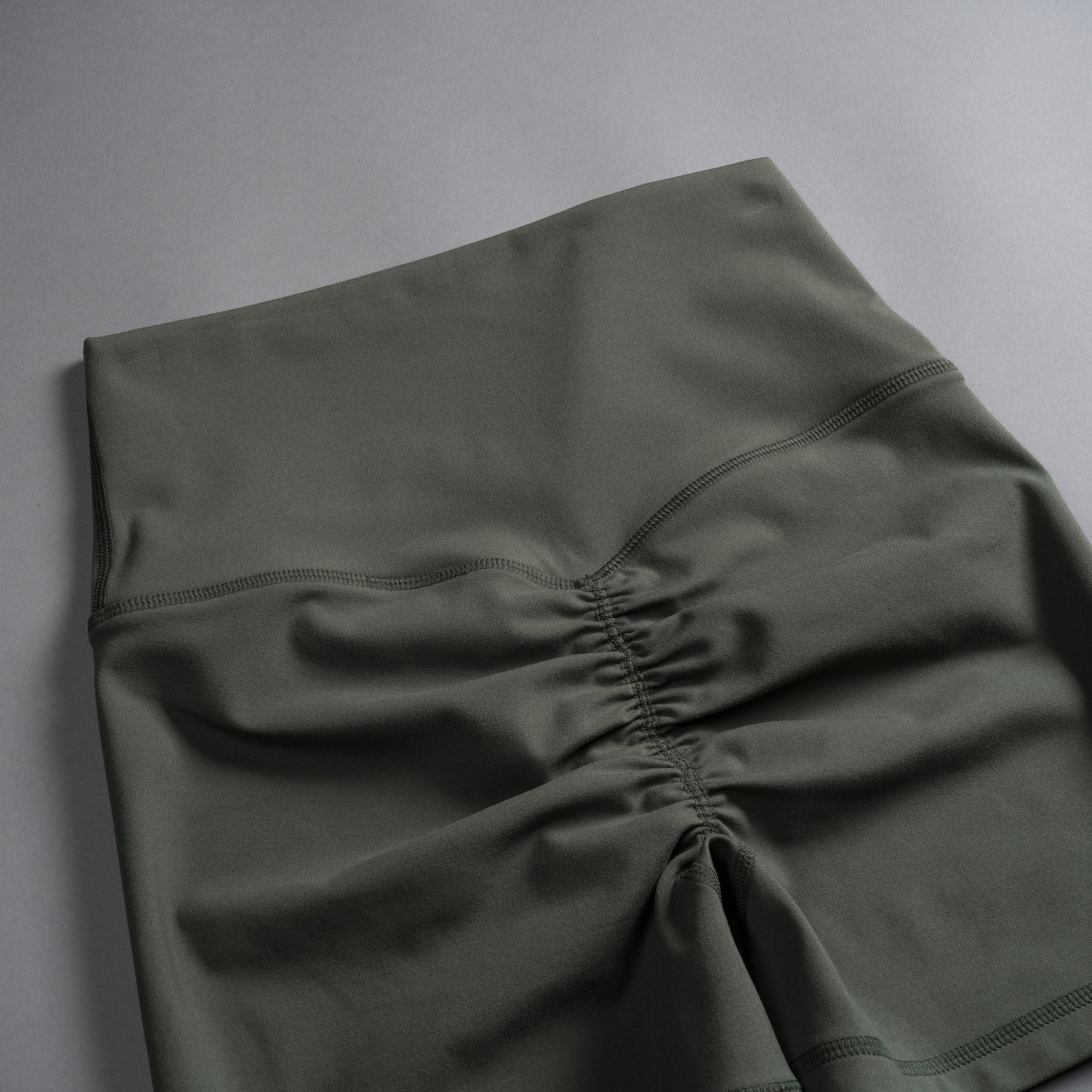 Wolf Kanji "Energy" Pump Shorts in Pine Green — imagem 11