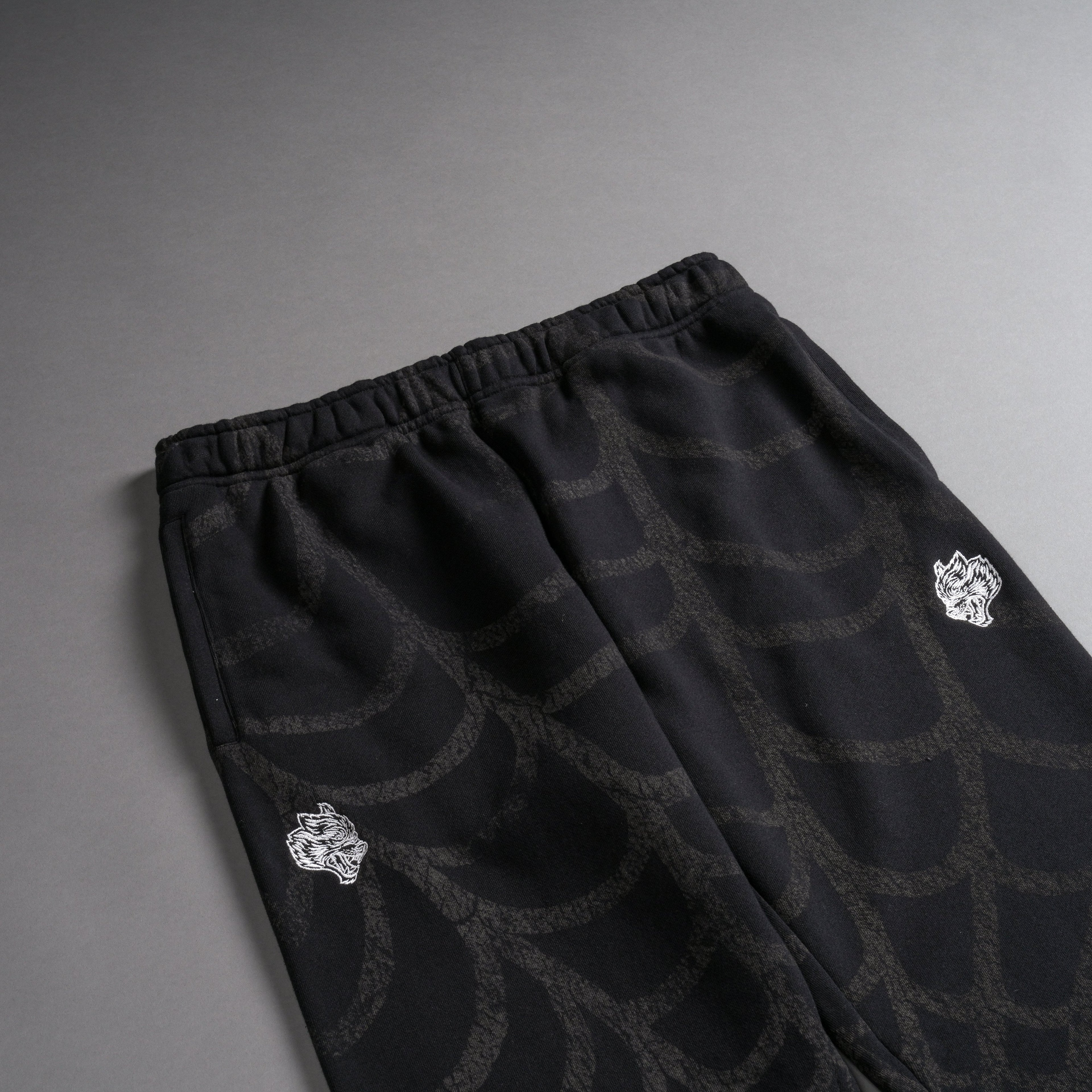 Symbiote Web She Post Longe Sweats in Black — imagem 7
