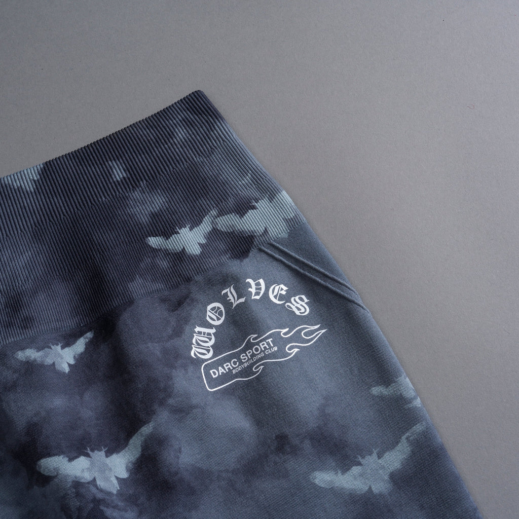 Never Forgotten Everson Seamless "Huxley" Shorts in Blue Lagoon Death Moth Ghost Clouds - imagem 9