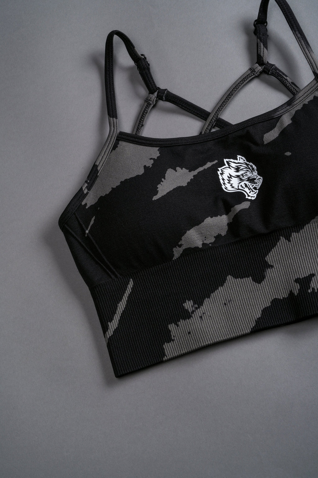 Single Wolf "Everson Seamless" Huxley Bra in Black Native Camo — imagem 7