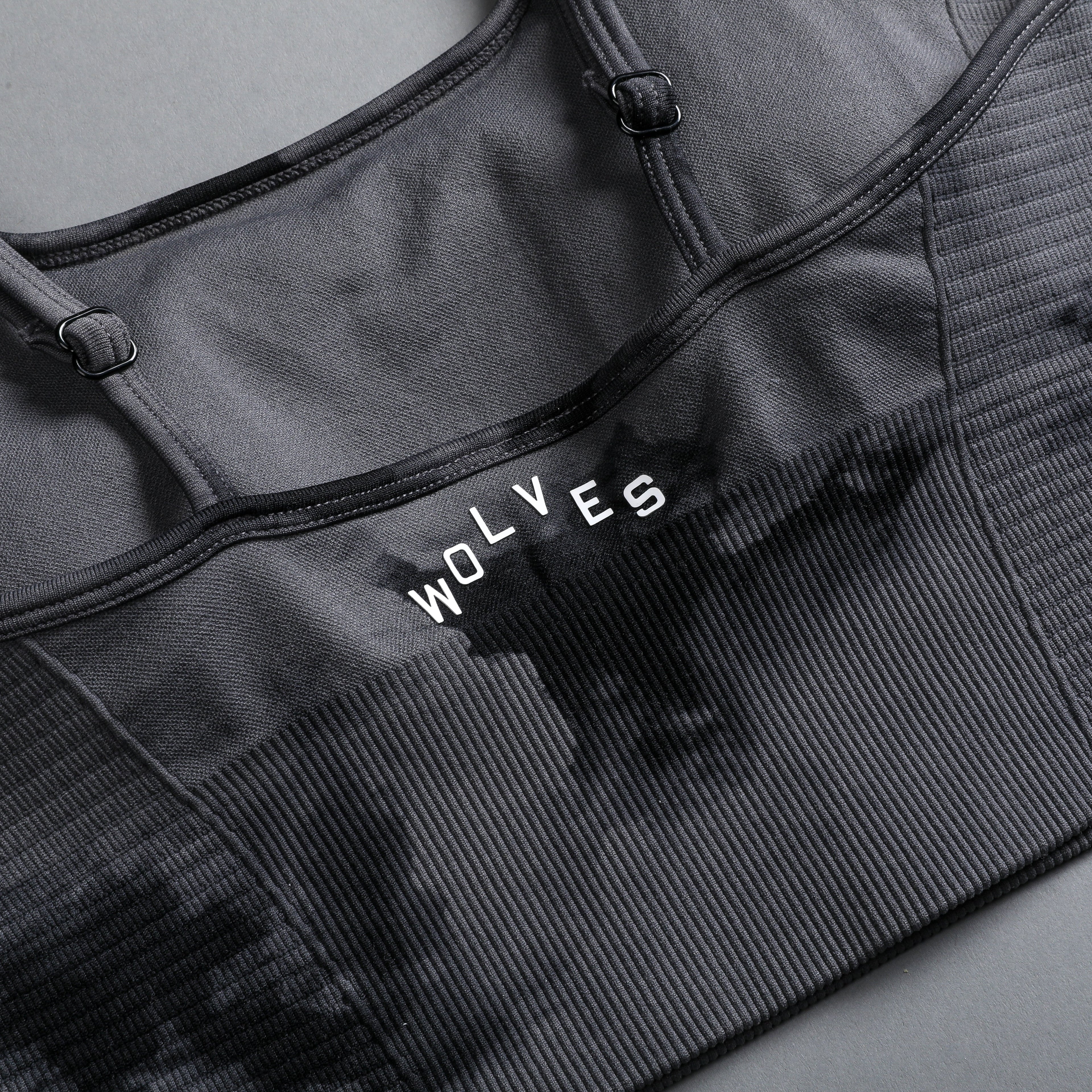 Pyramid V2 "Everson Seamless" Valencourt Bra in Black Ghost Clouds — imagem 9