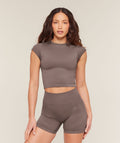 Poise Crew Neck Short Sleeve Top - Cool Brown — imagem 1