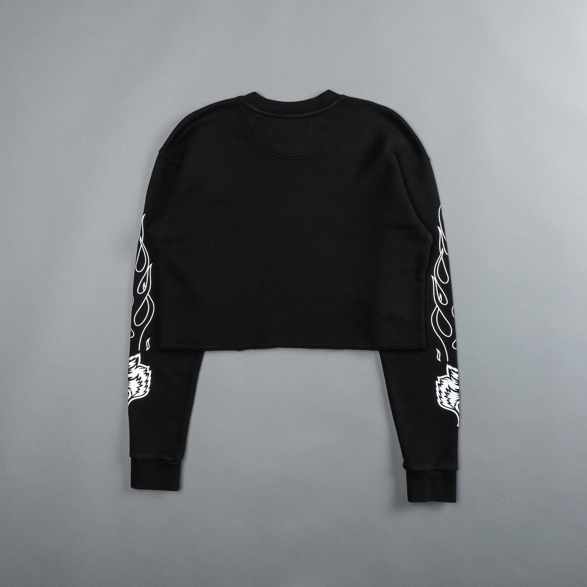 Eternal Flame Raglan (Cropped) Crewneck in Black - imagem 4