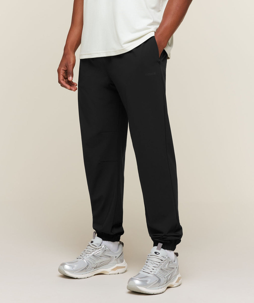 Campus Crest Cuffed Pants - Black — imagem 3
