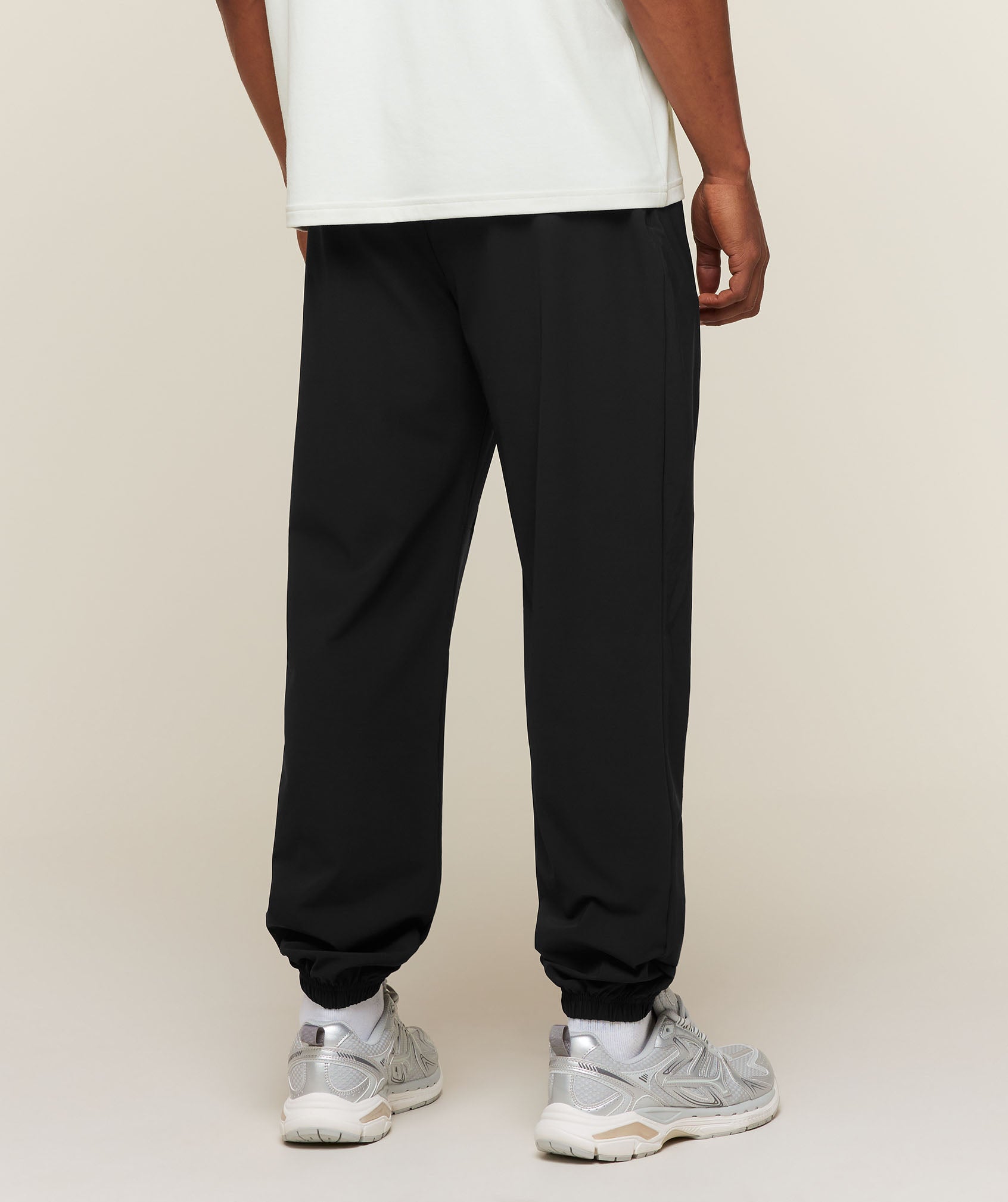 Campus Crest Cuffed Pants - Black — imagem 2
