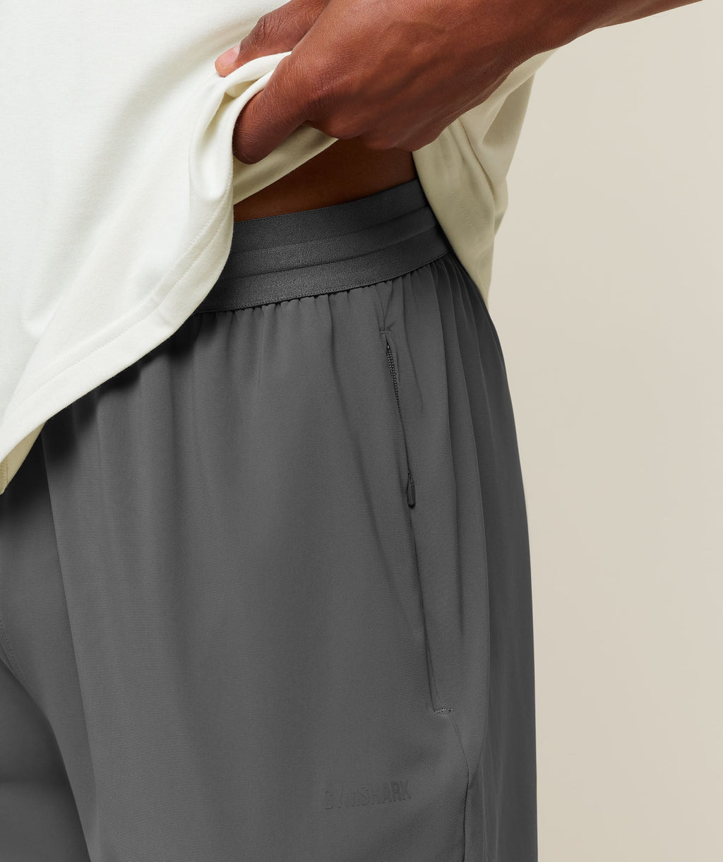 Campus Crest Cuffed Pants - Dark Grey — imagem 4