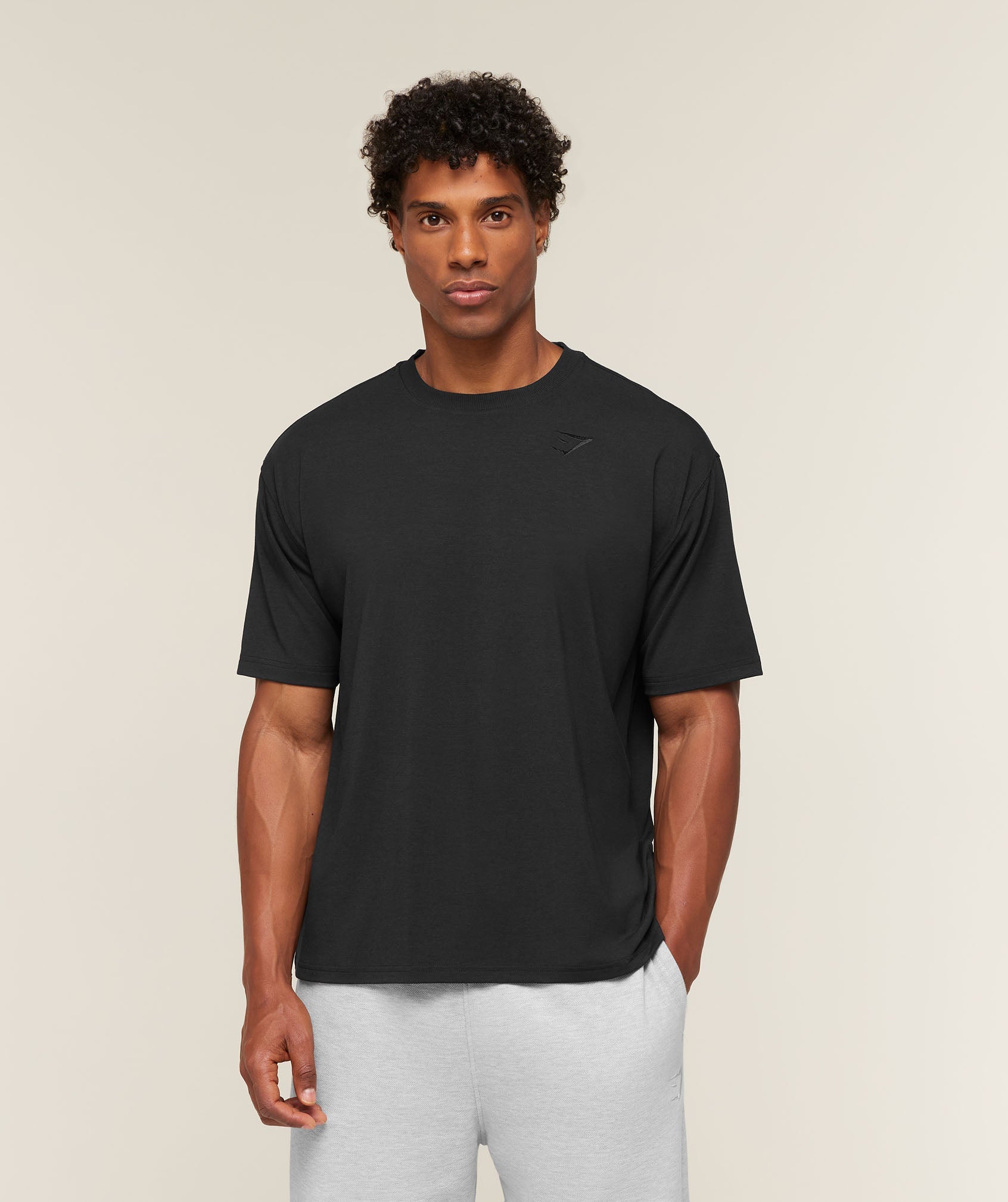 Campus Crest T-Shirt - Black — imagem 1