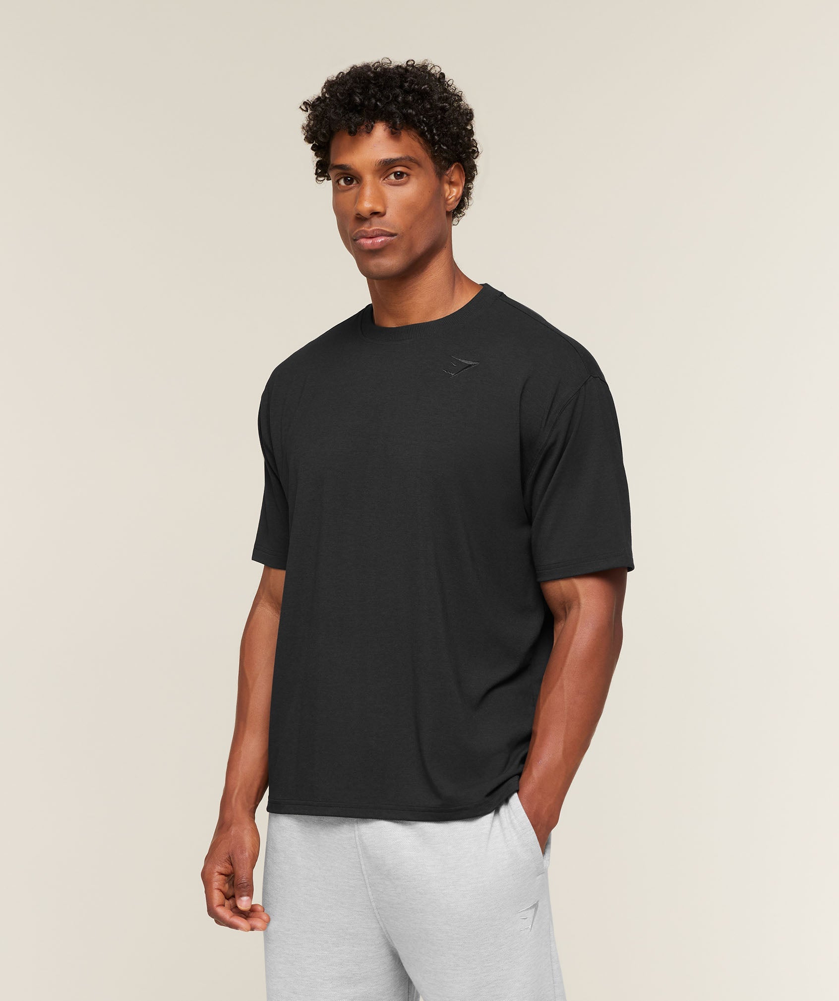 Campus Crest T-Shirt - Black — imagem 3