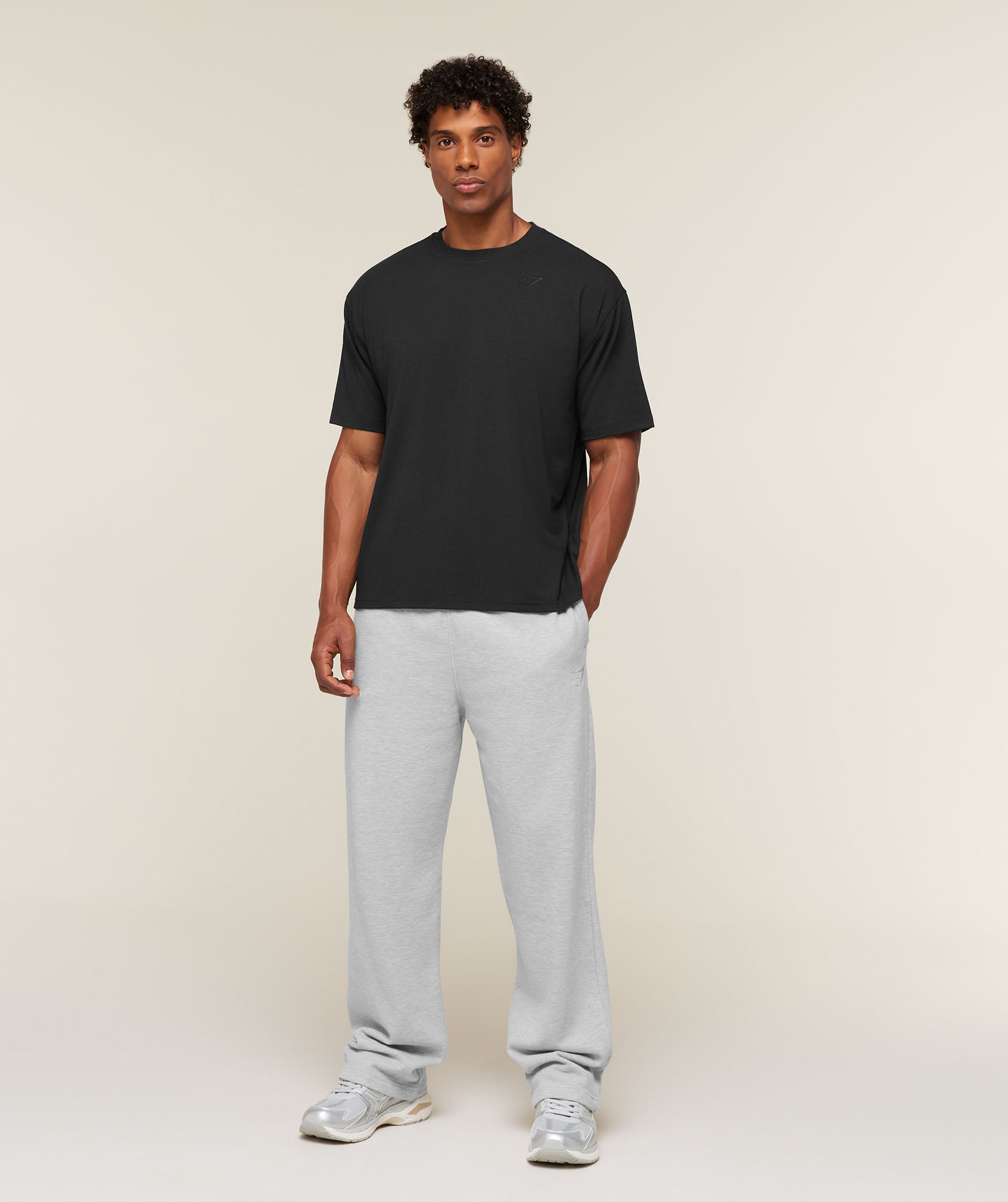 Campus Crest T-Shirt - Black — imagem 5