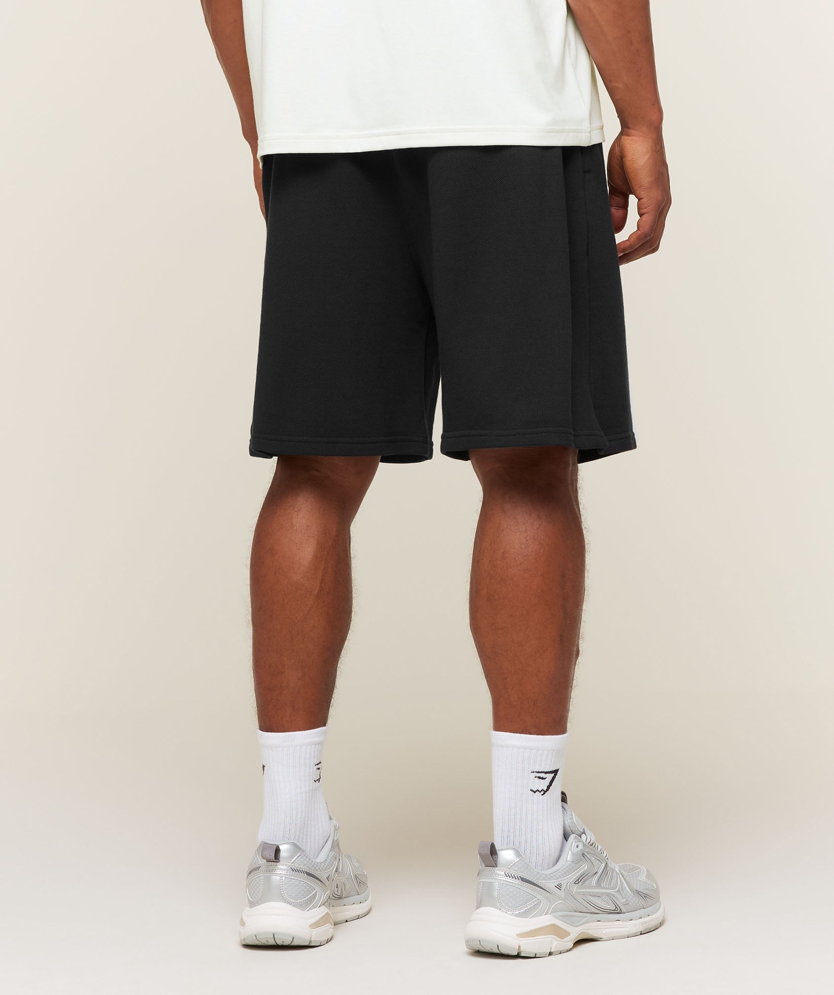 Campus Crest Shorts - Black — imagem 3