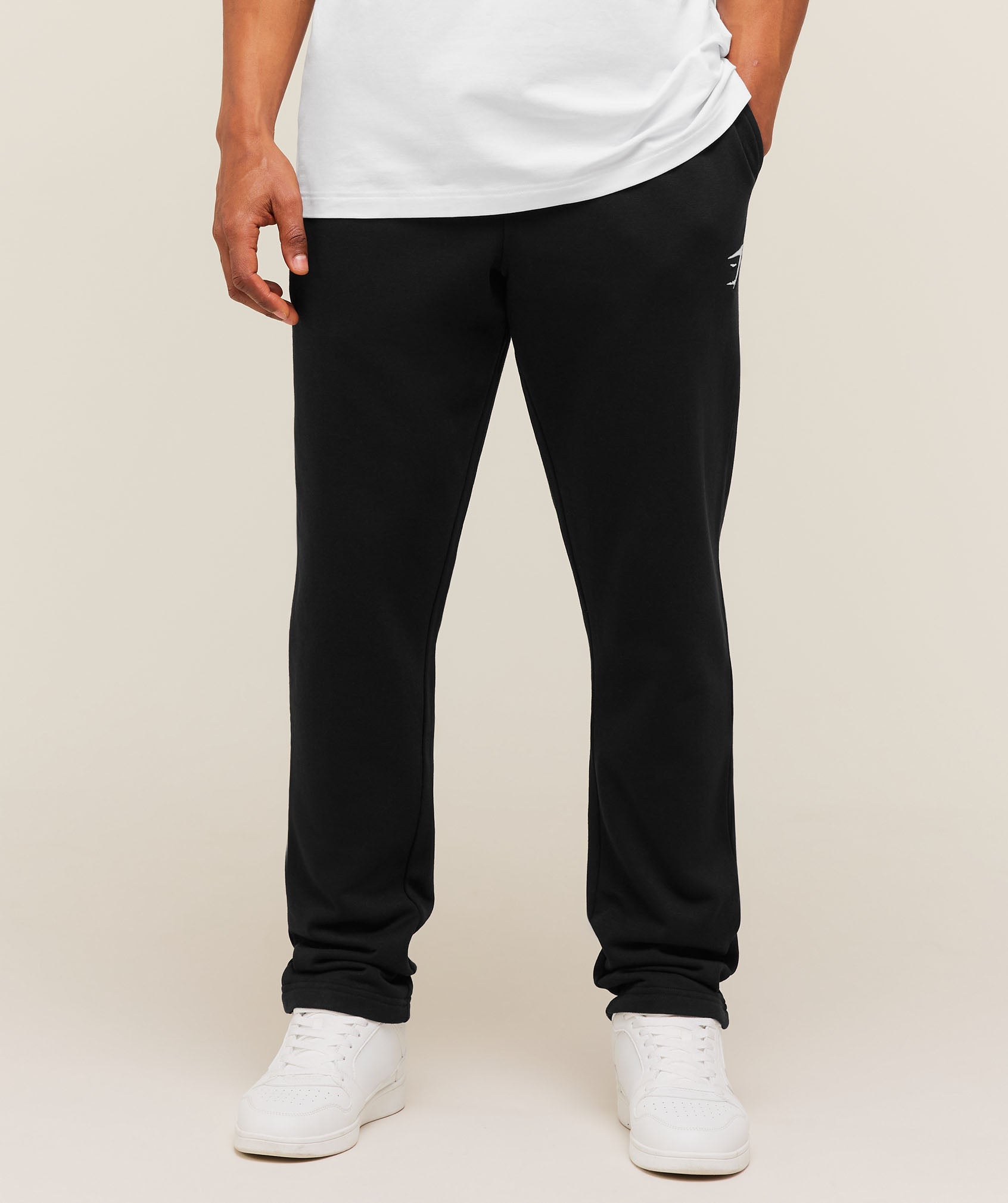 Crest Tapered Joggers - Black — imagem 1