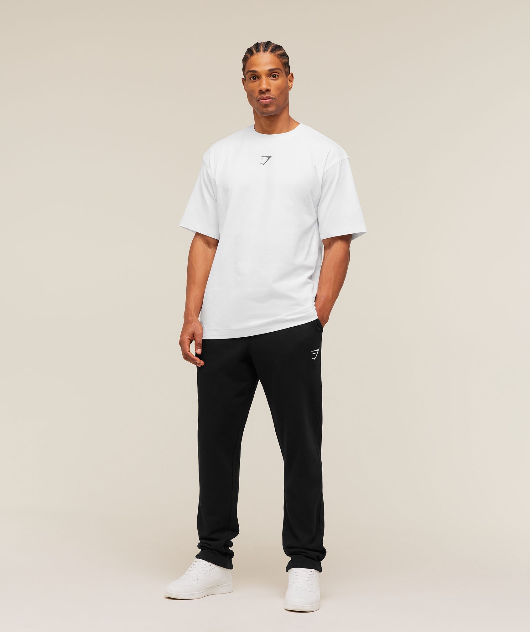 Crest Tapered Joggers - Black — imagem 4