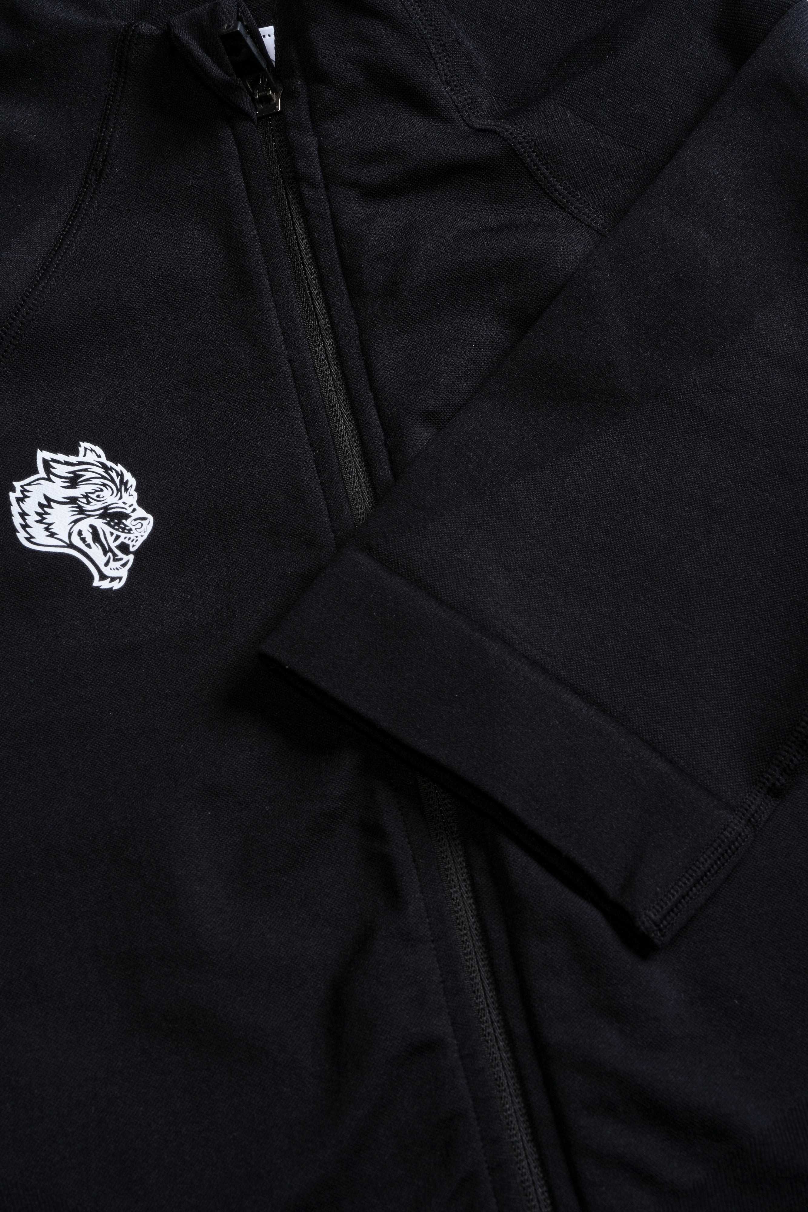 Single Wolf "Everson Seamless" Yasmin S/S Zip Top in Black — imagem 8