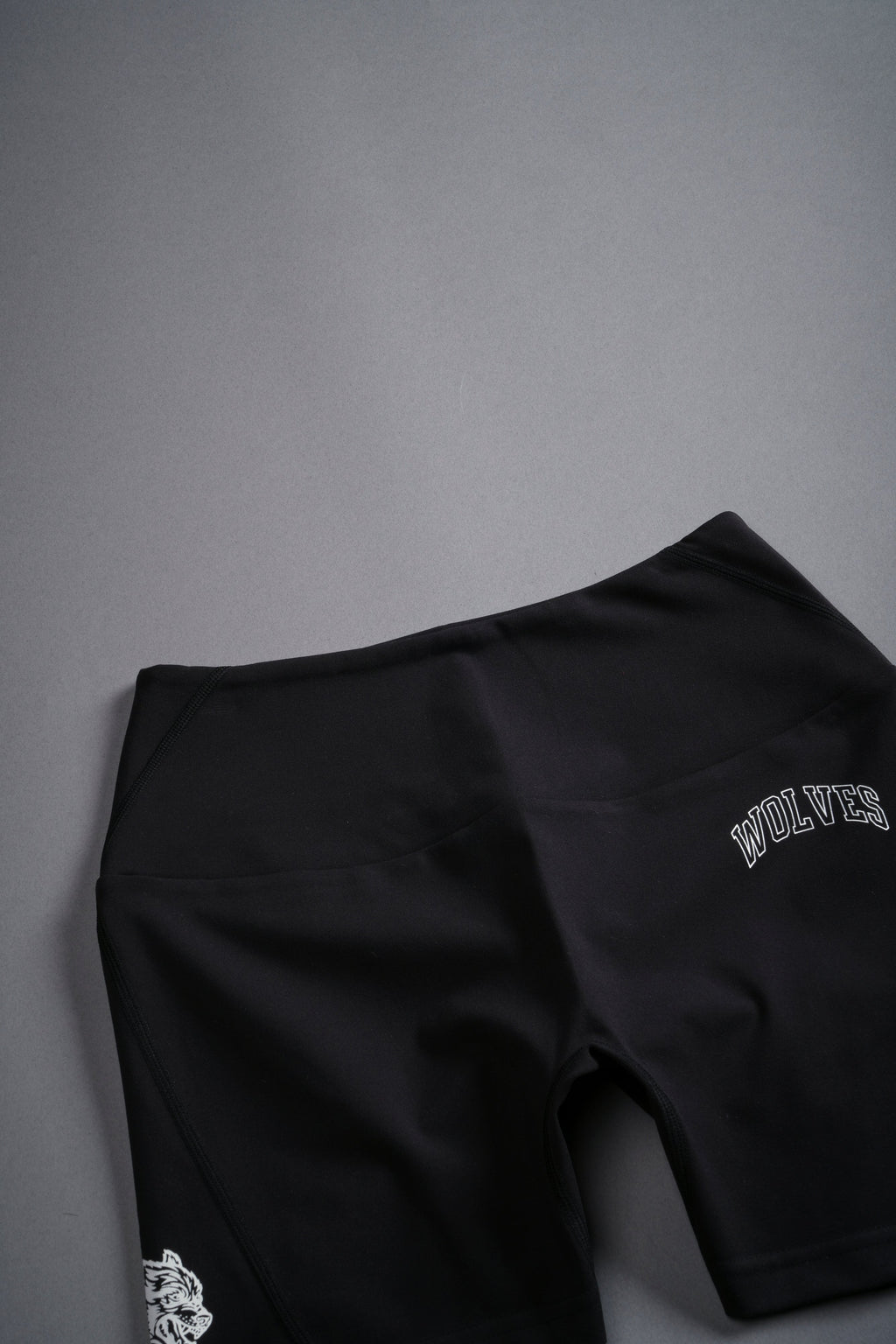 Loyalty "Alexa" Energy Shorts in Black — imagem 10
