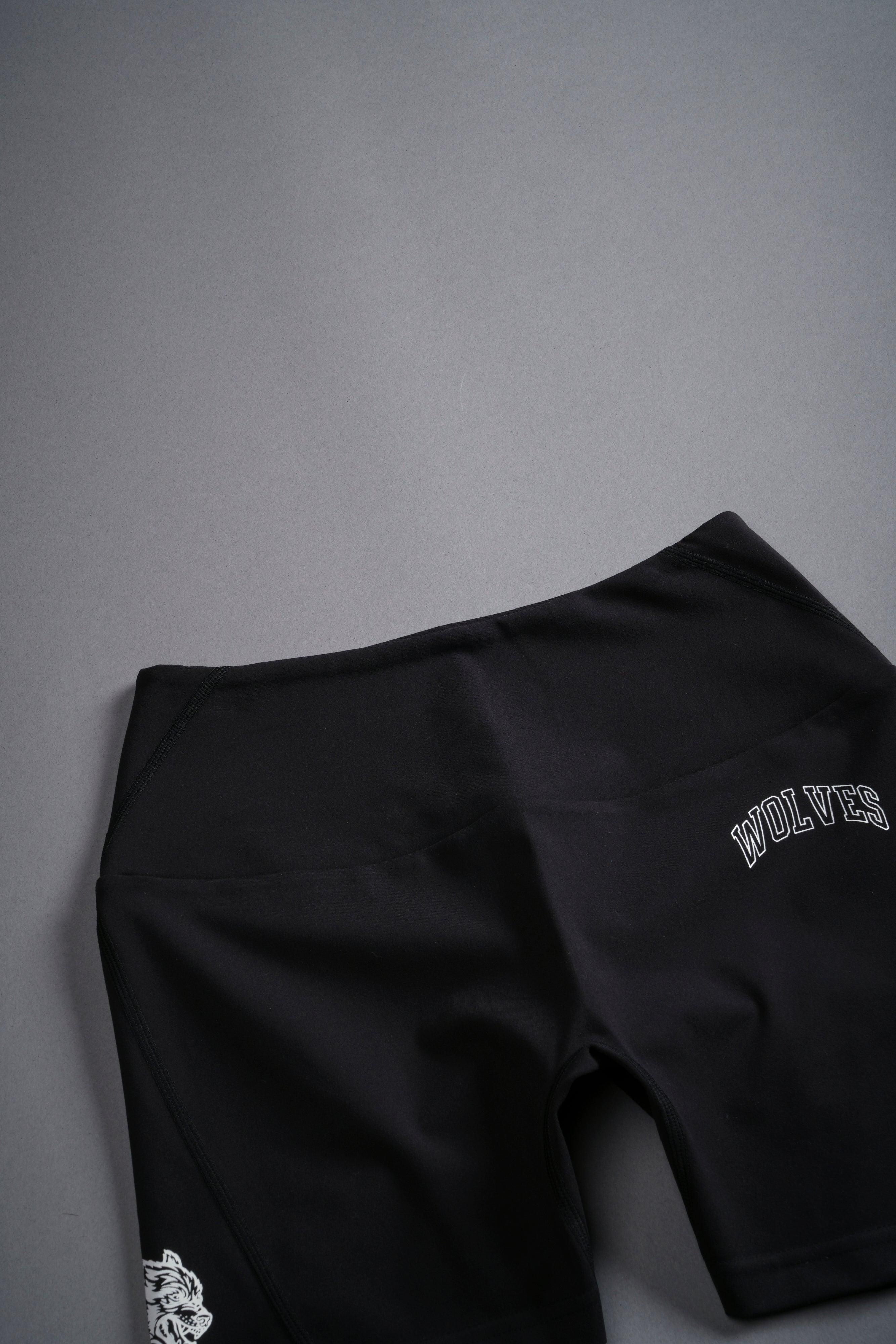 Loyalty "Alexa" Energy Shorts in Black — imagem 10