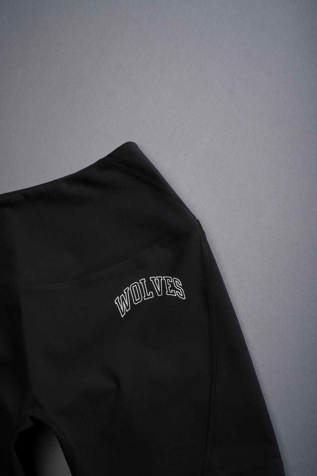 Loyalty "Alexa" Energy Shorts in Black — imagem 6