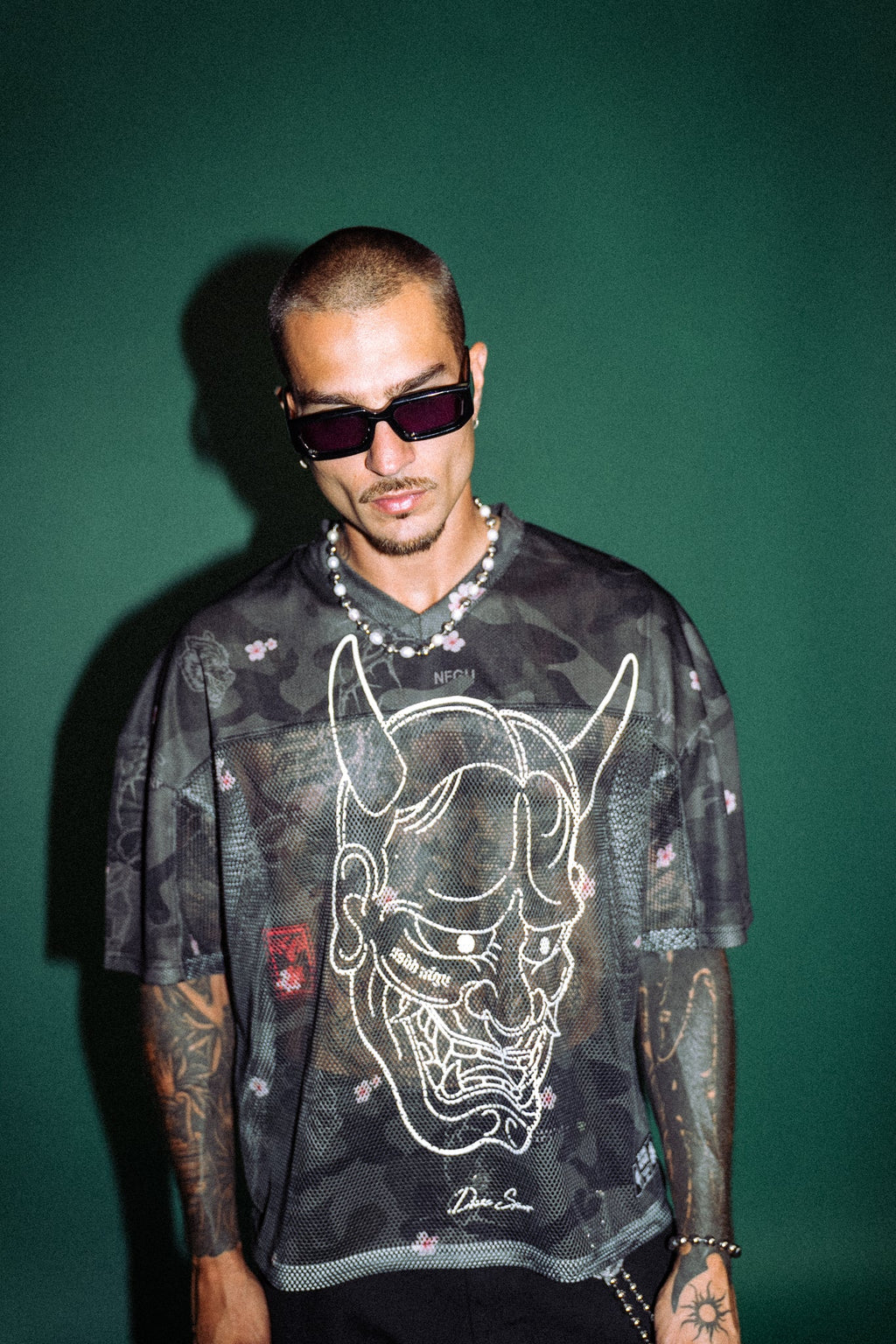 Ghost Oni Emmitt Football Jersey in Warrior In A Garden Black Camo — imagem 1