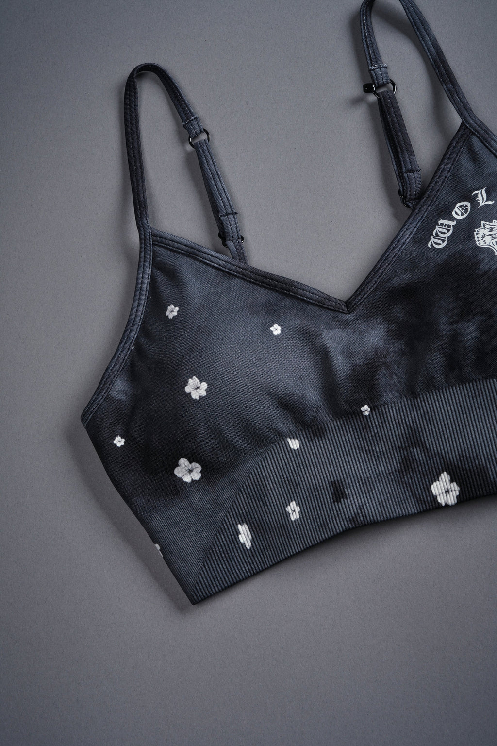 Chopper V2 "Everson Seamless" Sports Bra in Black Cherry Ghost Clouds — imagem 8