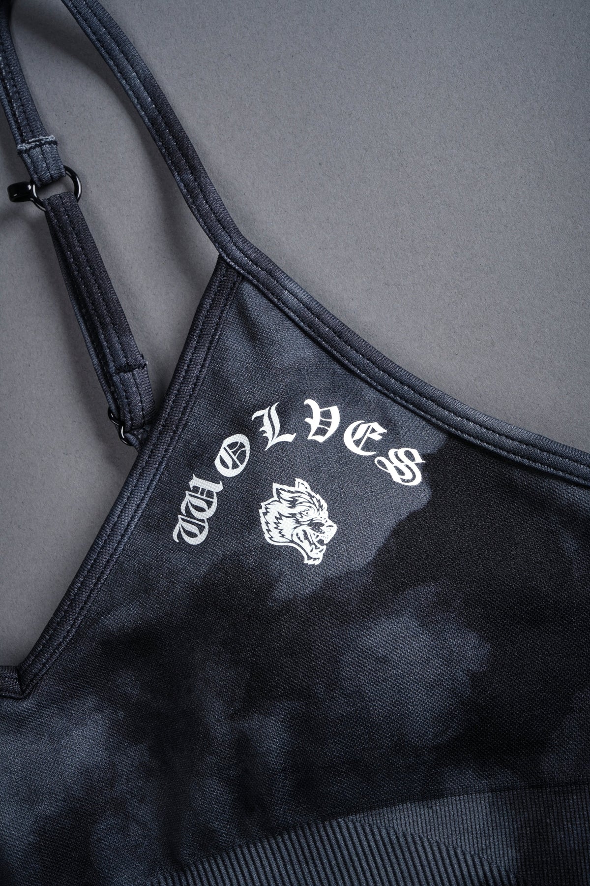 Chopper V2 "Everson Seamless" Sports Bra in Black Cherry Ghost Clouds - imagem 6