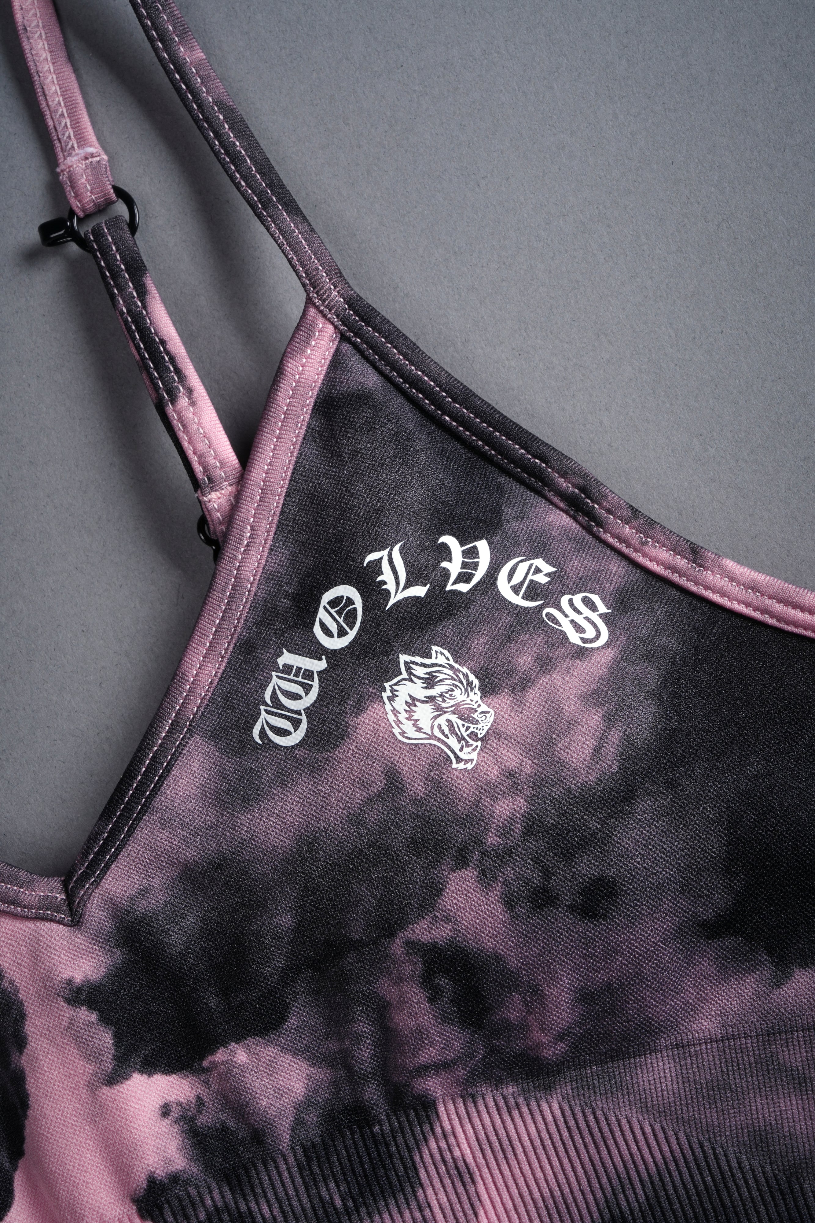 Chopper V2 "Everson Seamless" Sports Bra in Cherry Blossom Ghost Clouds — imagem 9