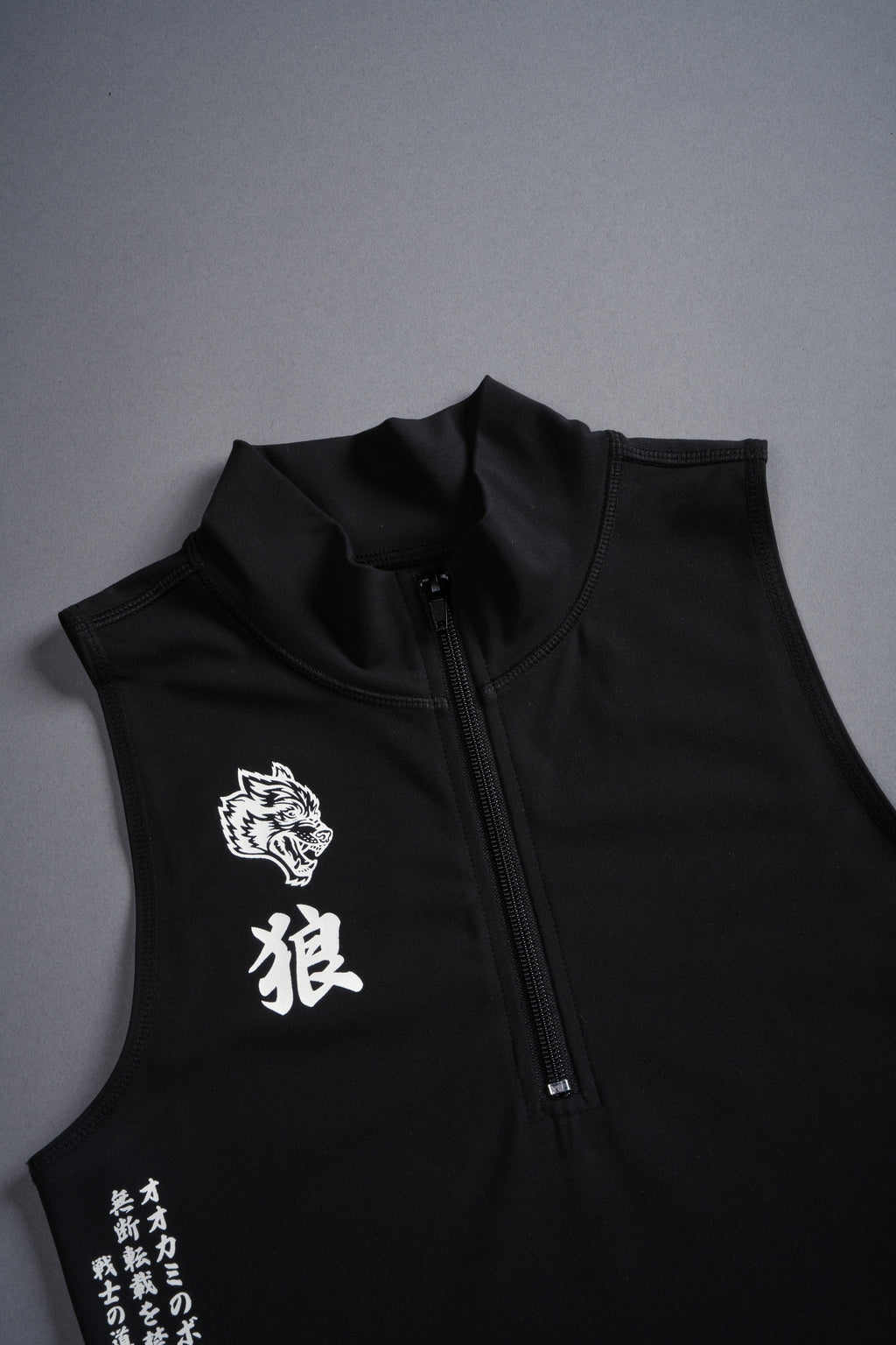 Okami "Tana" Energy Vest in Black — imagem 10