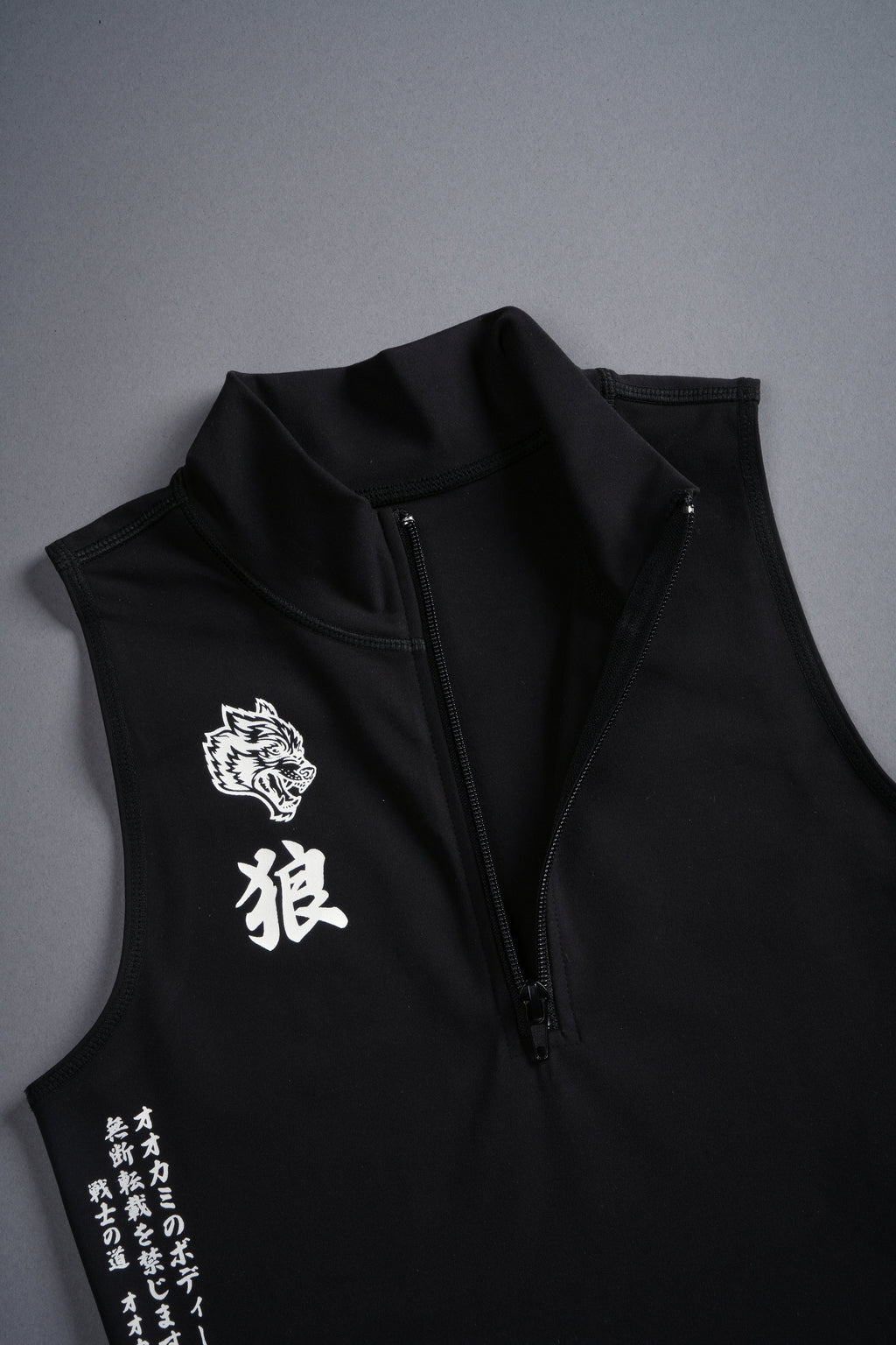 Okami "Tana" Energy Vest in Black — imagem 6