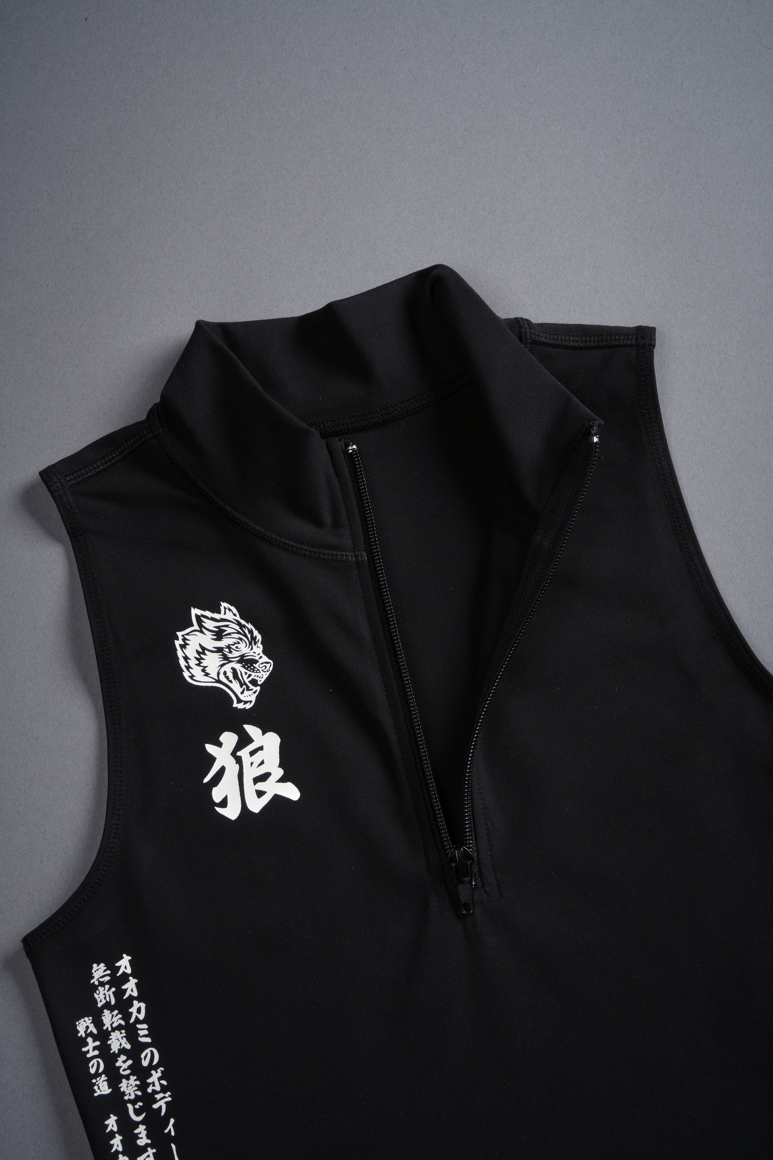 Okami "Tana" Energy Vest in Black — imagem 6