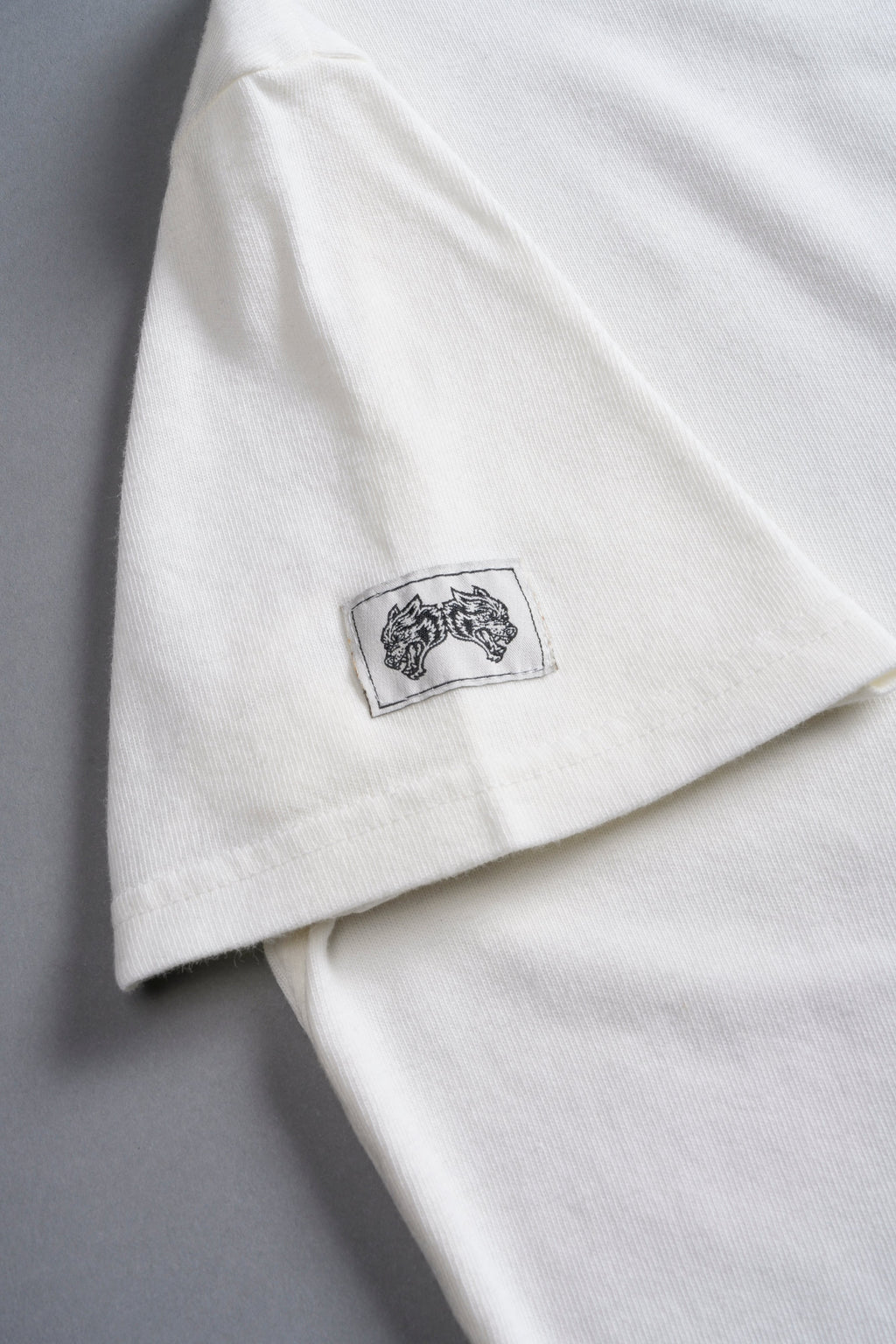 Close To The Heart "Timeless" Tee in Cream — imagem 7