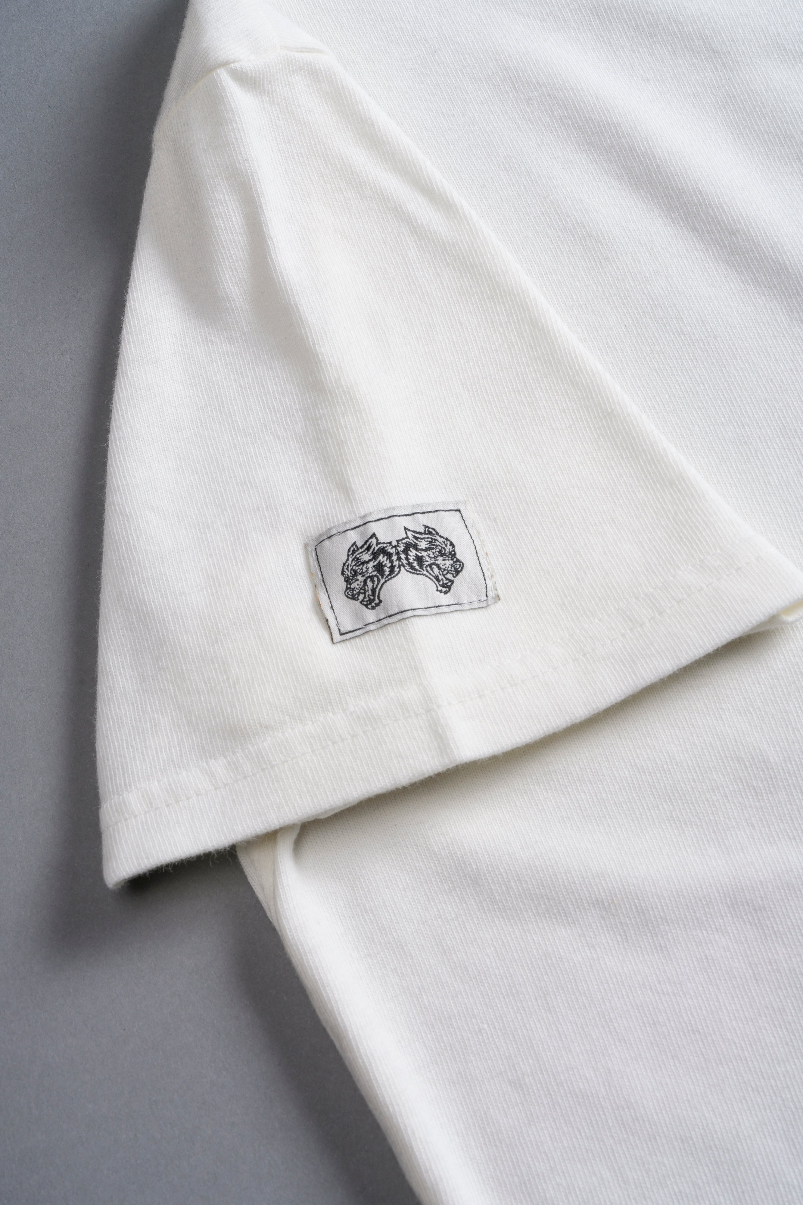 Close To The Heart "Timeless" Tee in Cream — imagem 7