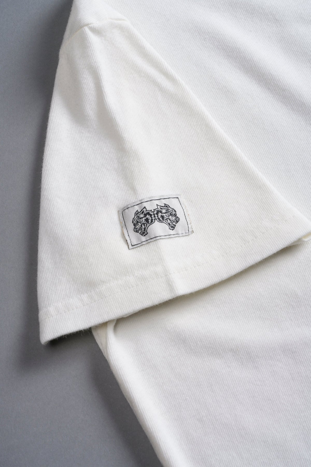 Close To The Heart "Timeless" Tee in Cream - imagem 7