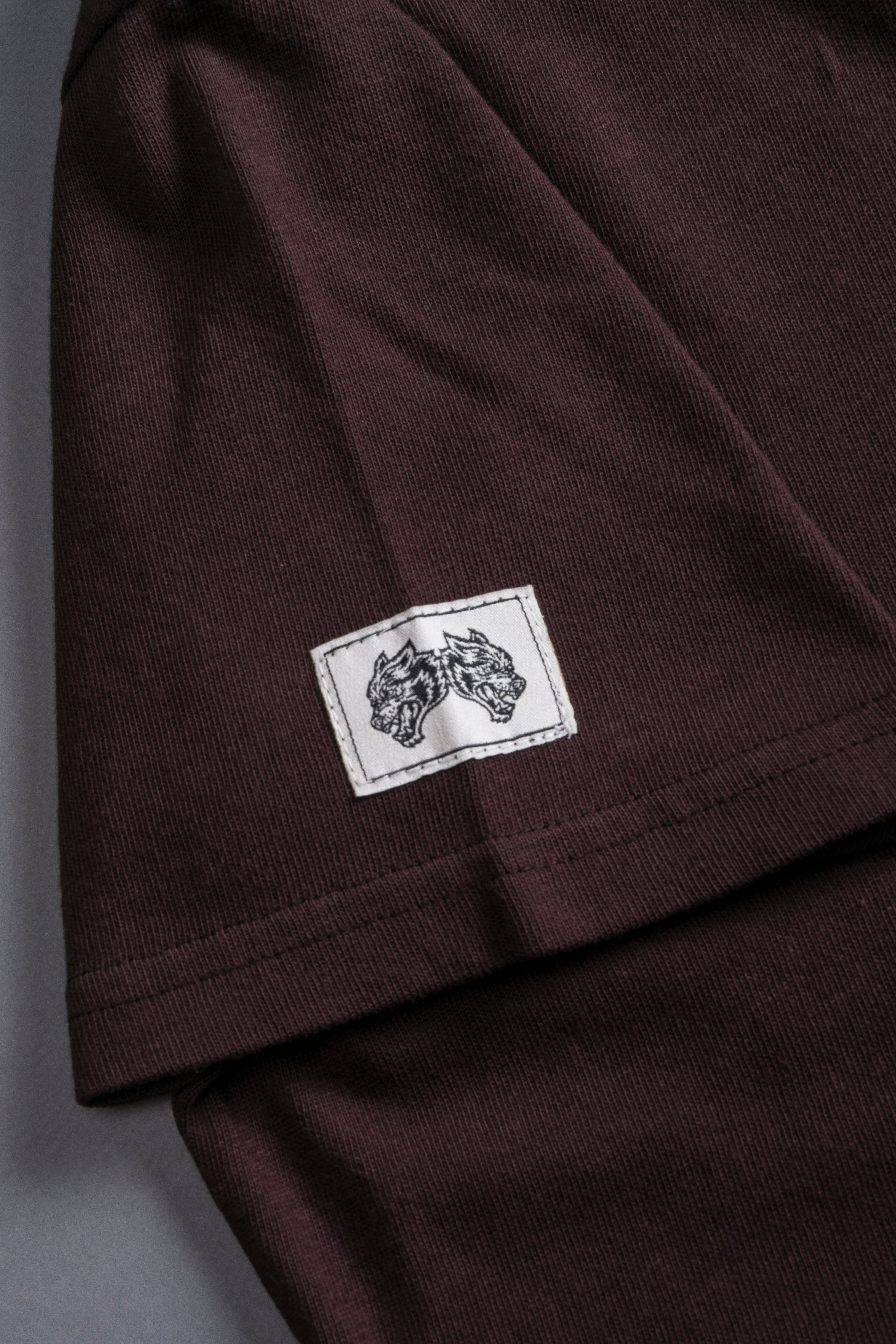 Close To The Heart "Timeless" Tee in Darc Garnet — imagem 6