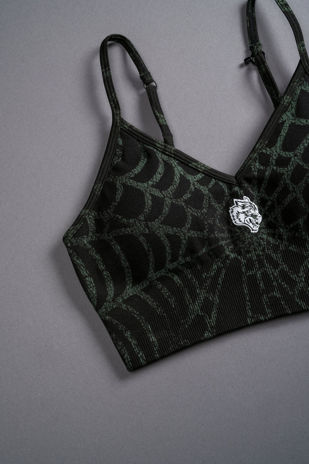 Hesh "Everson Seamless" Sports Bra in Black/Green Symbiote Web — imagem 9