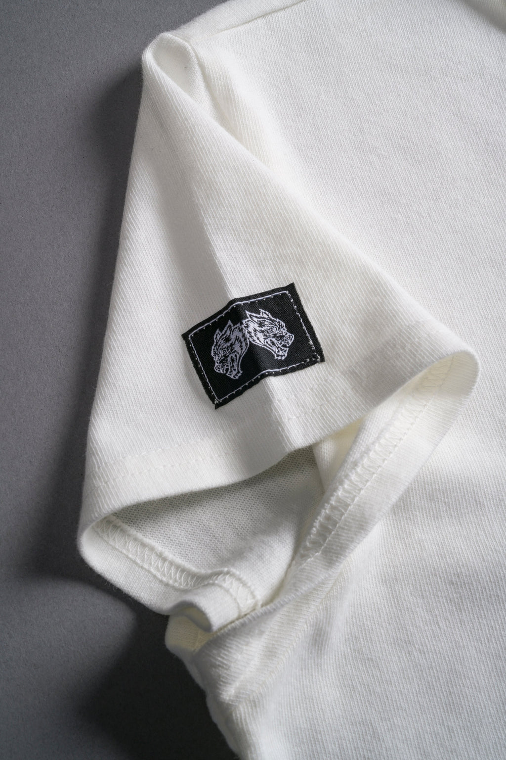 Chopper "Timeless" (Cropped) Tee in Cream — imagem 6