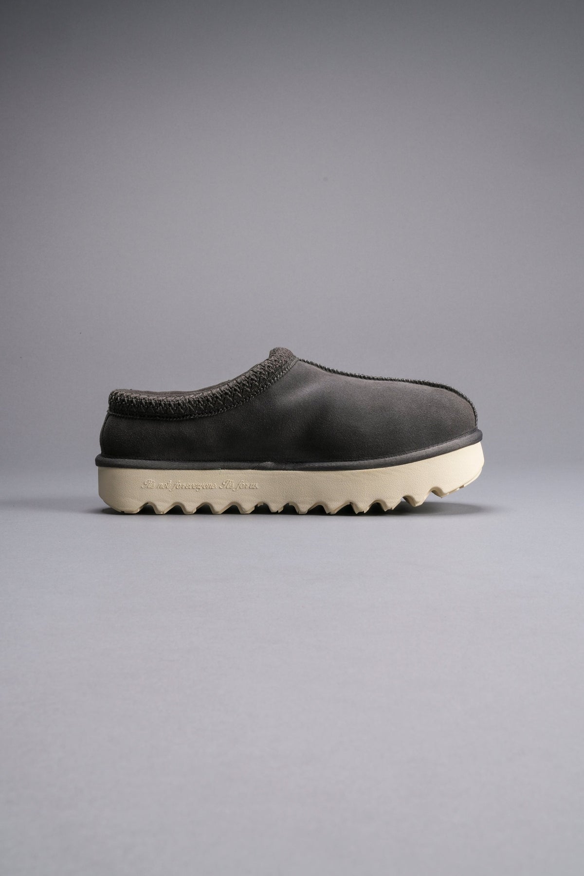 Wolf Head Mammoth Mule in Wolf Gray - imagem 10
