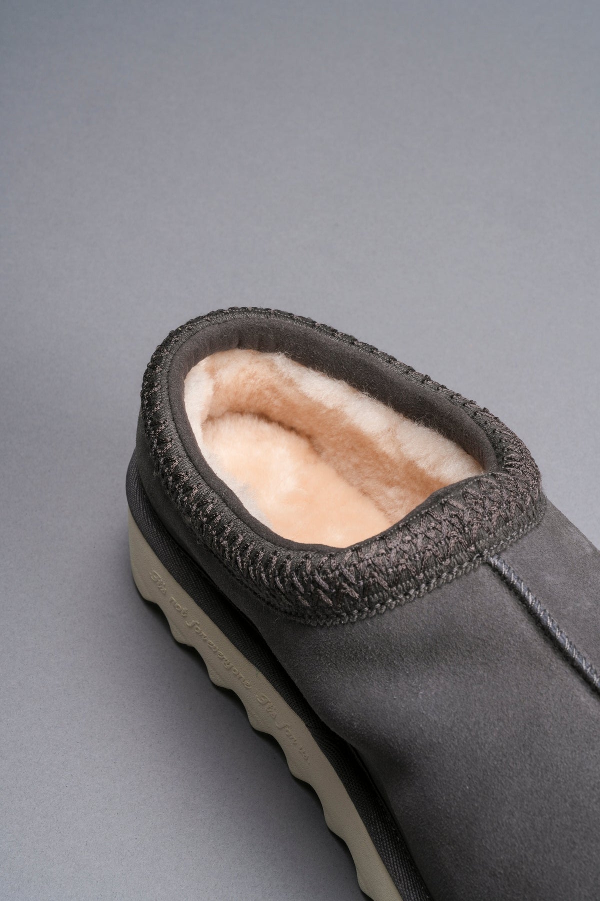 Wolf Head Mammoth Mule in Wolf Gray - imagem 6