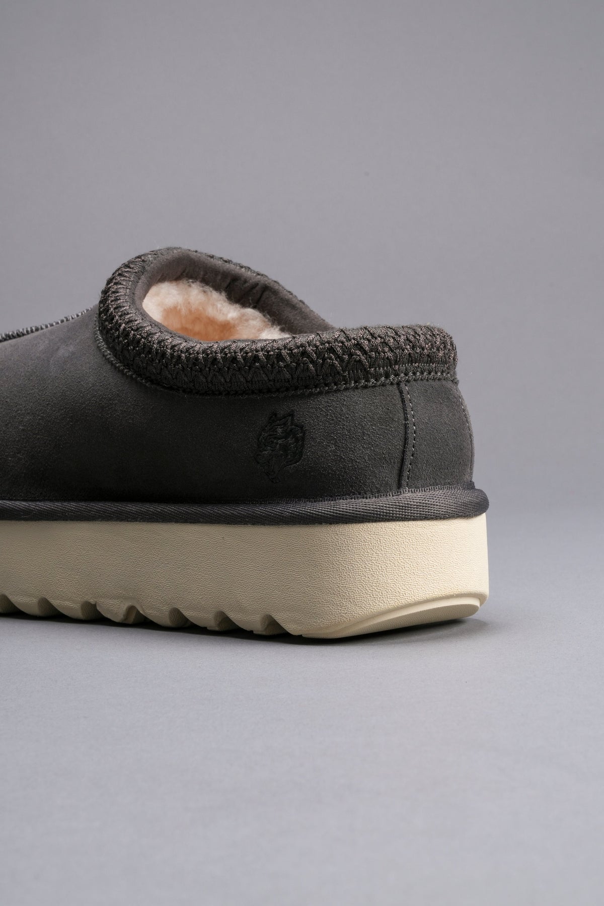 Wolf Head Mammoth Mule in Wolf Gray - imagem 8