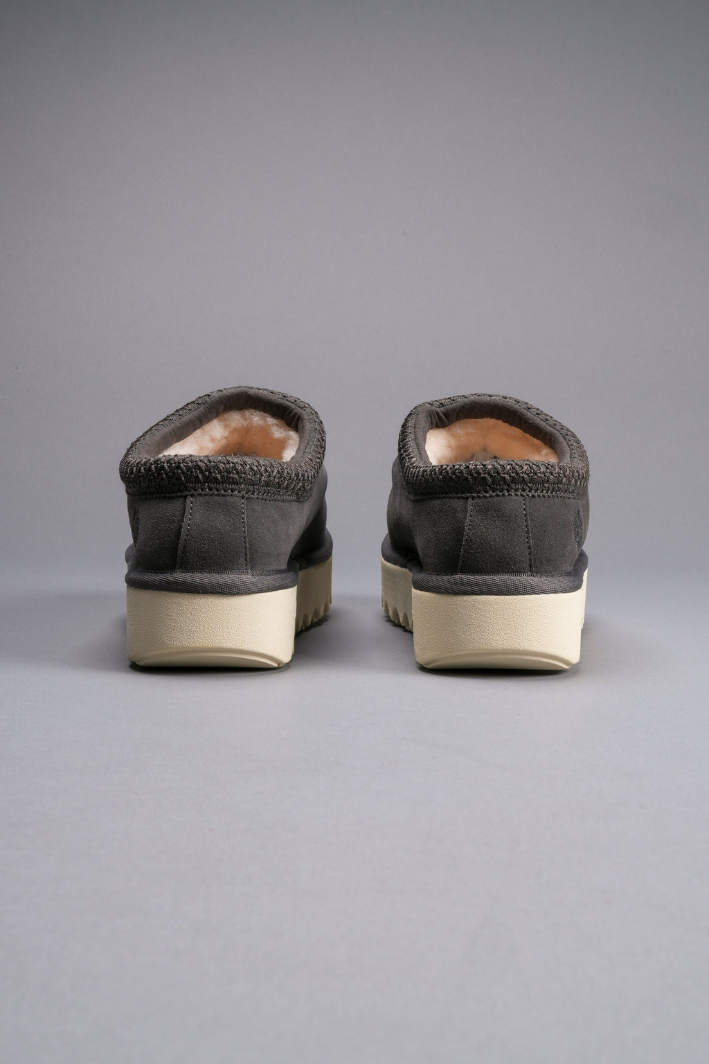 Wolf Head Mammoth Mule in Wolf Gray - imagem 11