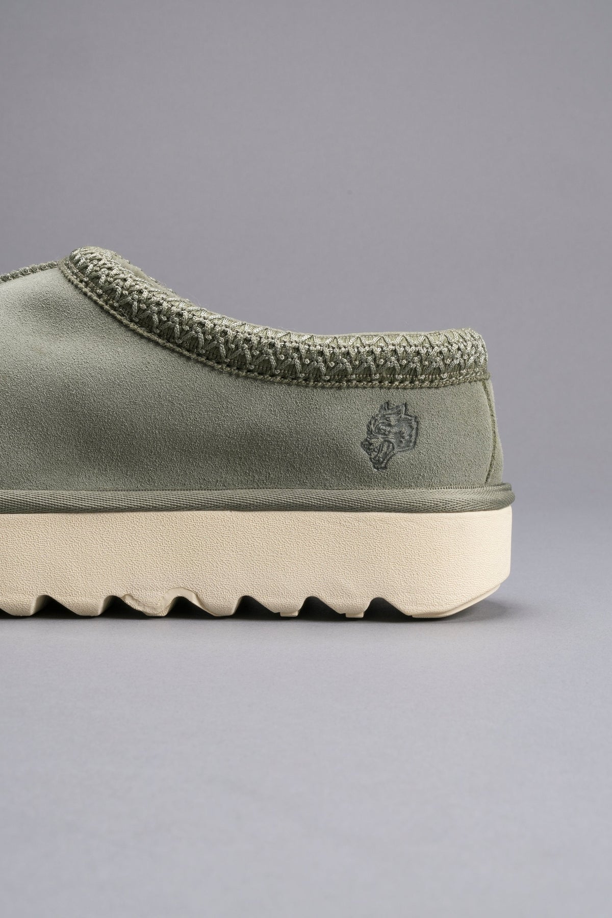 Wolf Head Mammoth Mule in Sage - imagem 2
