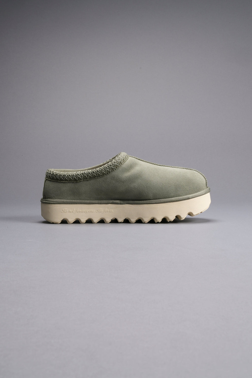 Wolf Head Mammoth Mule in Sage - imagem 10