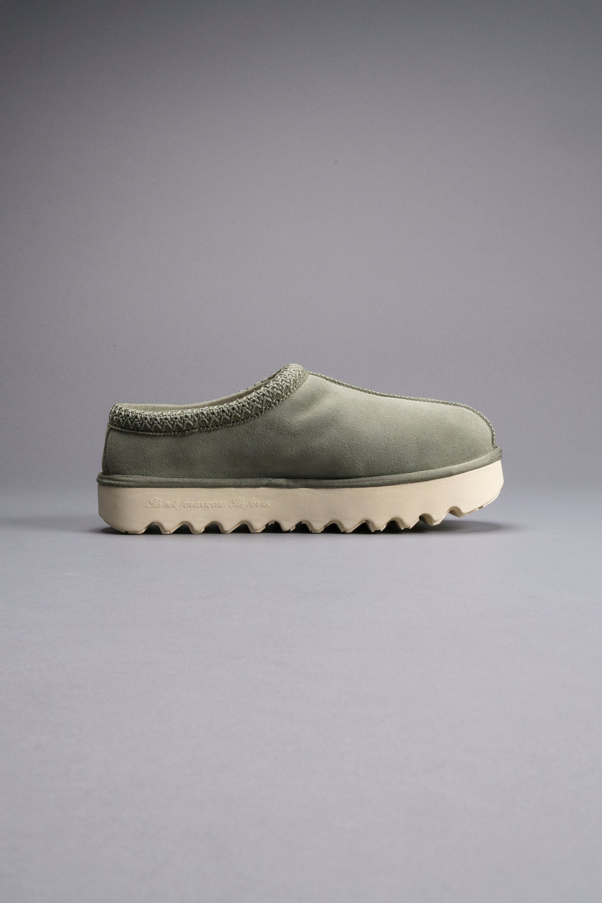 Wolf Head Mammoth Mule in Sage - imagem 10