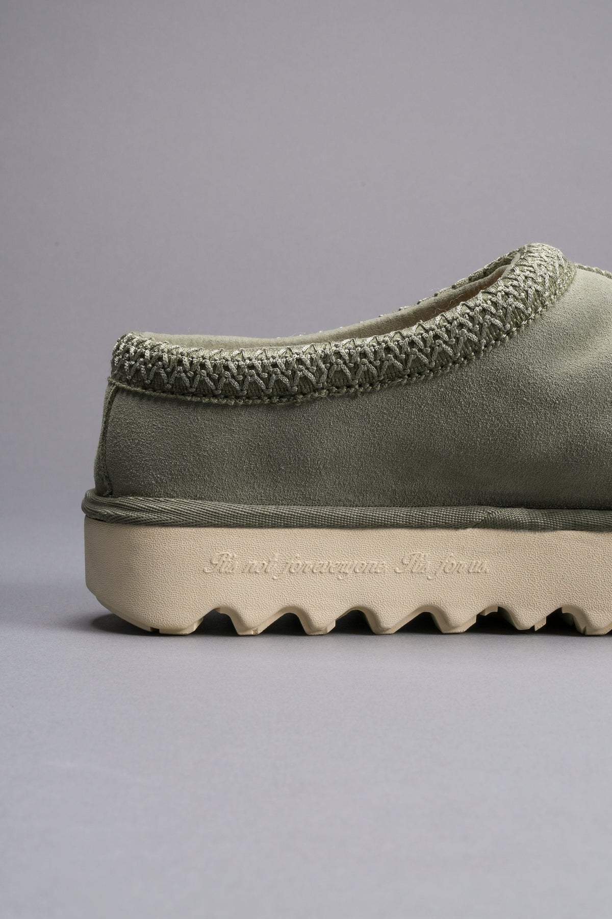 Wolf Head Mammoth Mule in Sage - imagem 8