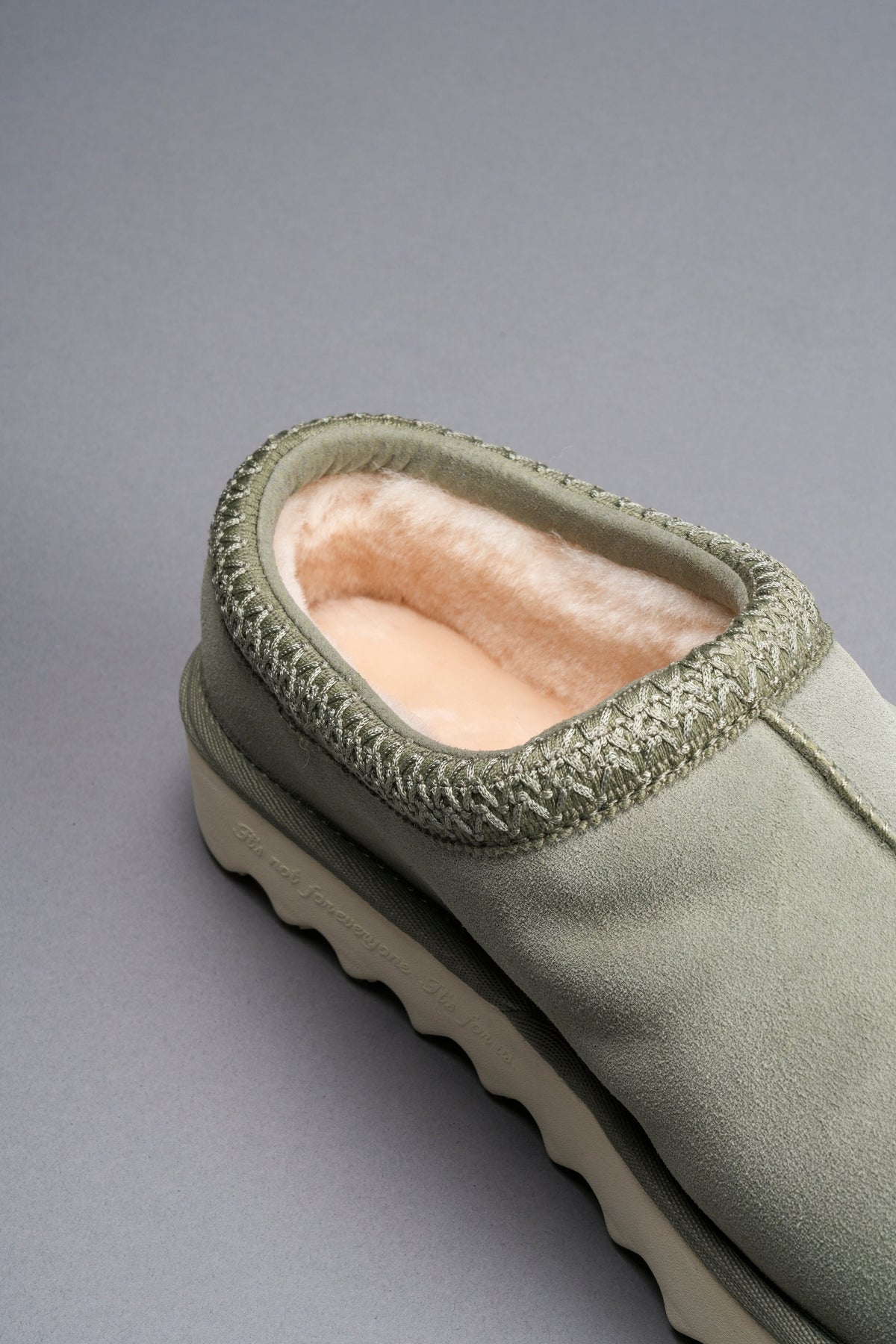 Wolf Head Mammoth Mule in Sage - imagem 5