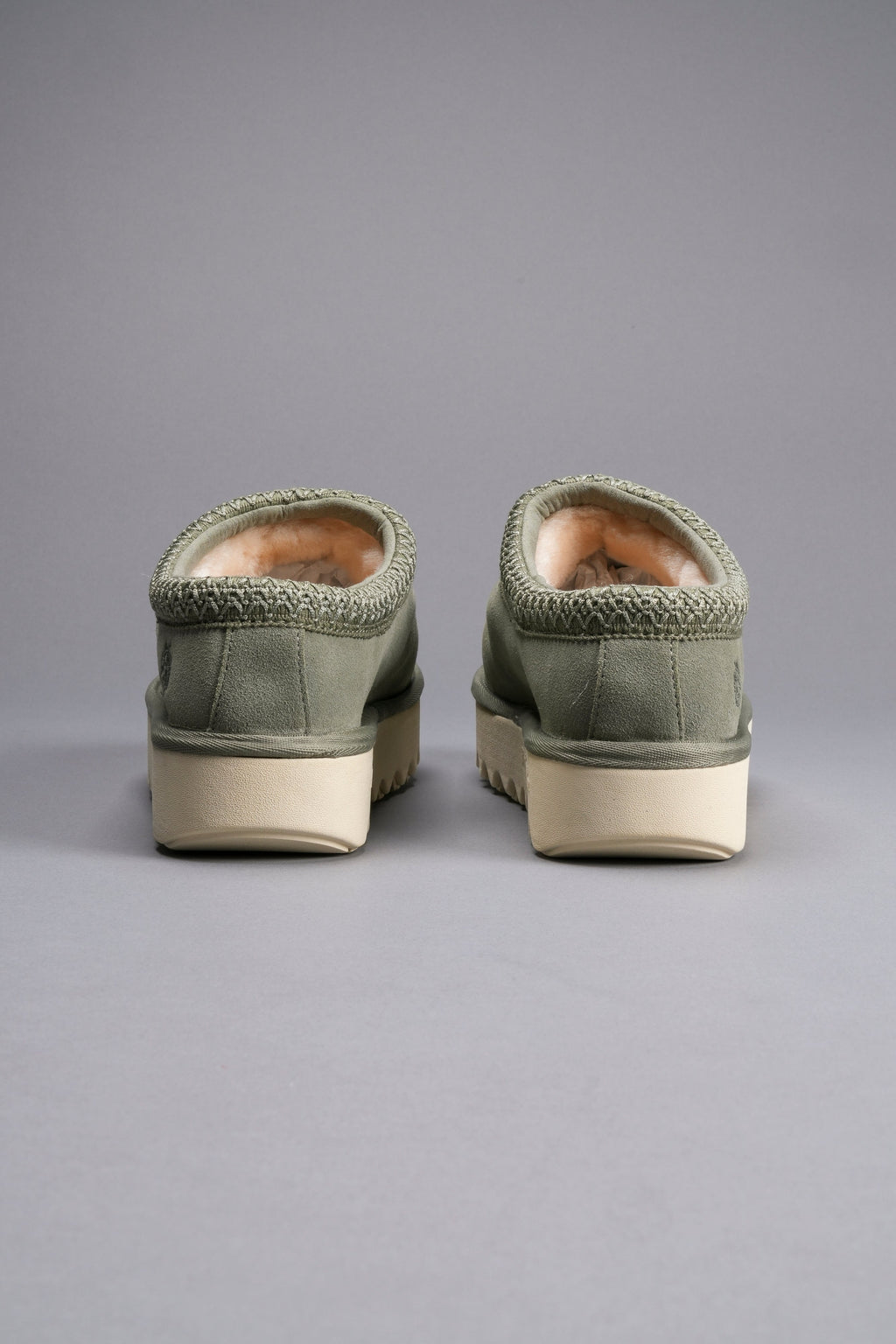 Wolf Head Mammoth Mule in Sage - imagem 9