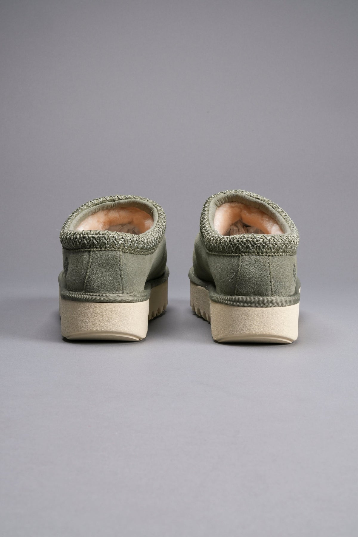 Wolf Head Mammoth Mule in Sage - imagem 9
