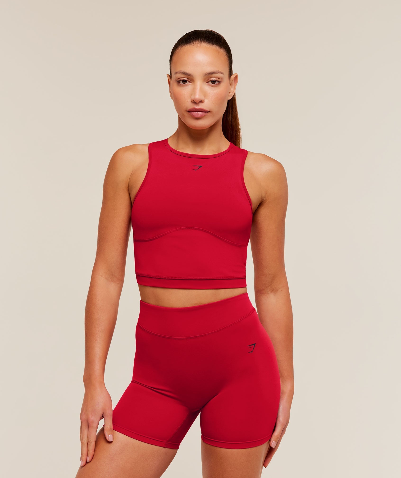 Lifting Dipped Crop Tank - Carmine Red — imagem 1