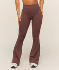 Everyday Seamless Flared Leggings - Espresso Brown — imagem 1