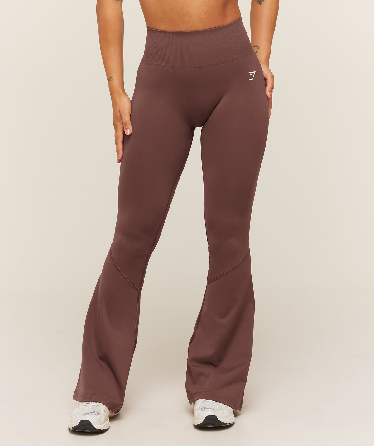 Everyday Seamless Flared Leggings - Espresso Brown — imagem 1
