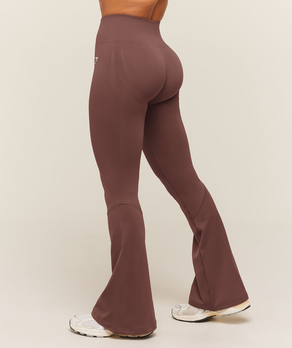 Everyday Seamless Flared Leggings - Espresso Brown — imagem 3
